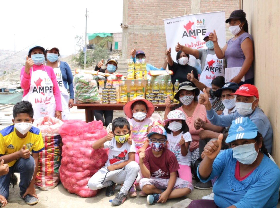 #AMPEnutritivo 🥘🥕🥦🥔
Hoy llegamos al AA.HH. La mercedez grupo 4 /Manchay - Pachacamac, siempre comprometidos a favor de las ollas comunes 🍛👨‍👩‍👧‍👦. Llevando atención médica gratuita a niños, gestantes y personas vulnerables de este distrito.
<a href="/elcomercio_peru/">El Comercio</a> <a href="/canalN_/">Canal N</a> <a href="/RPPNoticias/">RPP Noticias</a>