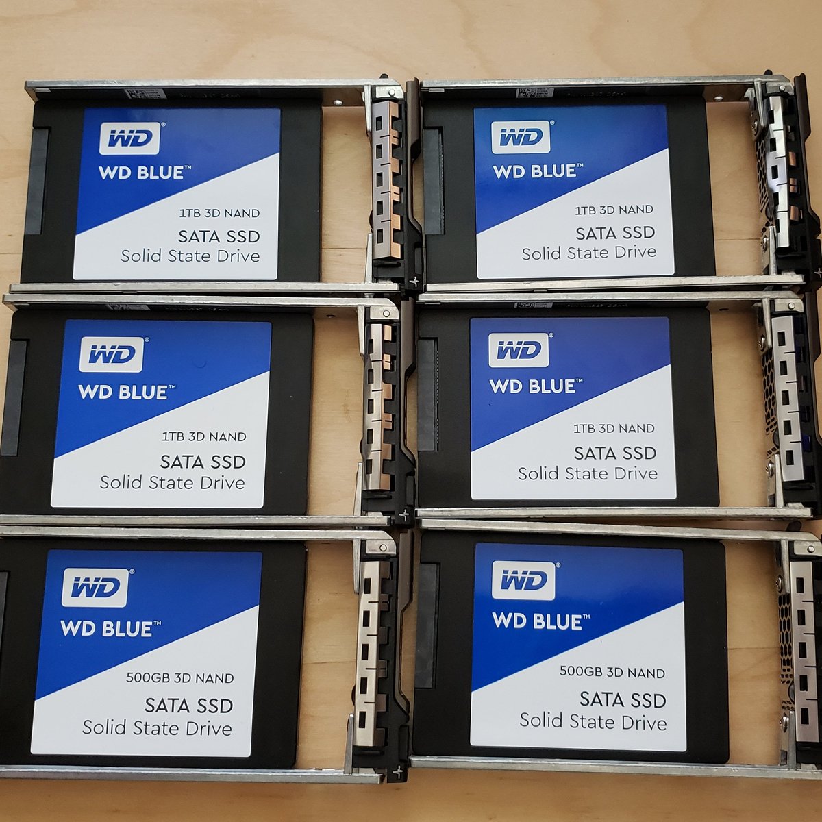 madyak23's tweet image. Local drives for the 2 new servers for the #homelab. Time to start deploying nested #vmware #cloudfoundations. #cdillc #vmwarelab #vcommunity