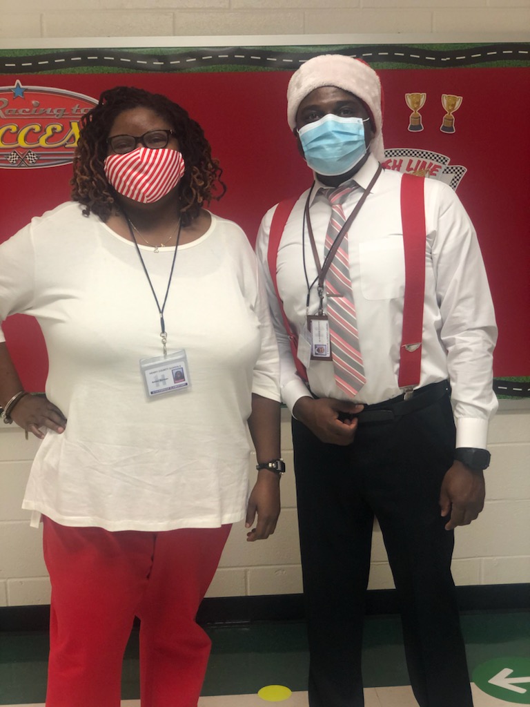 AmberNo43440214's tweet image. Dress like a candy cane day. @AusmoreT and I did that! #expectexceptional #simplyexceptionalschool #bettertogetherhenry