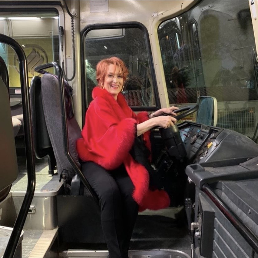 promnetflix's tweet image. get in loser, we're going to help a lesbian