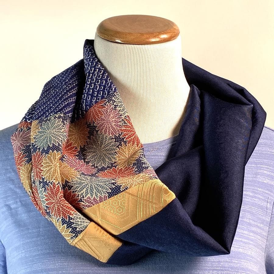 Every craftsmen will tell you there's those things that inspire them to create. Doreen Sato of Kona Moon Boutique, is inspired by the exceptional beauty of the vintage kimono. Doreen makes beautiful accessories and fabrics inspired by them. 
Kona-moon.com

@tcgmakers