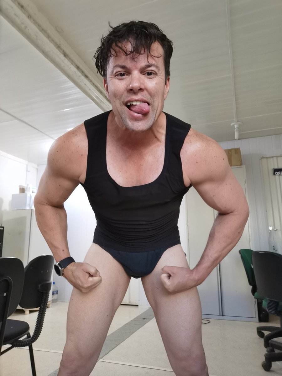 claudiobh13's tweet photo. #FikaGrandePorra #CorpoEmConstrucao #fitnesspro #queimatudoporra #fikamonstro MAIS UM DIA DE TREINO VAMOS QUE VAMOS RUMO AOS 50 ANOS PAPAI https://t.co/s0Fk6GSgkS