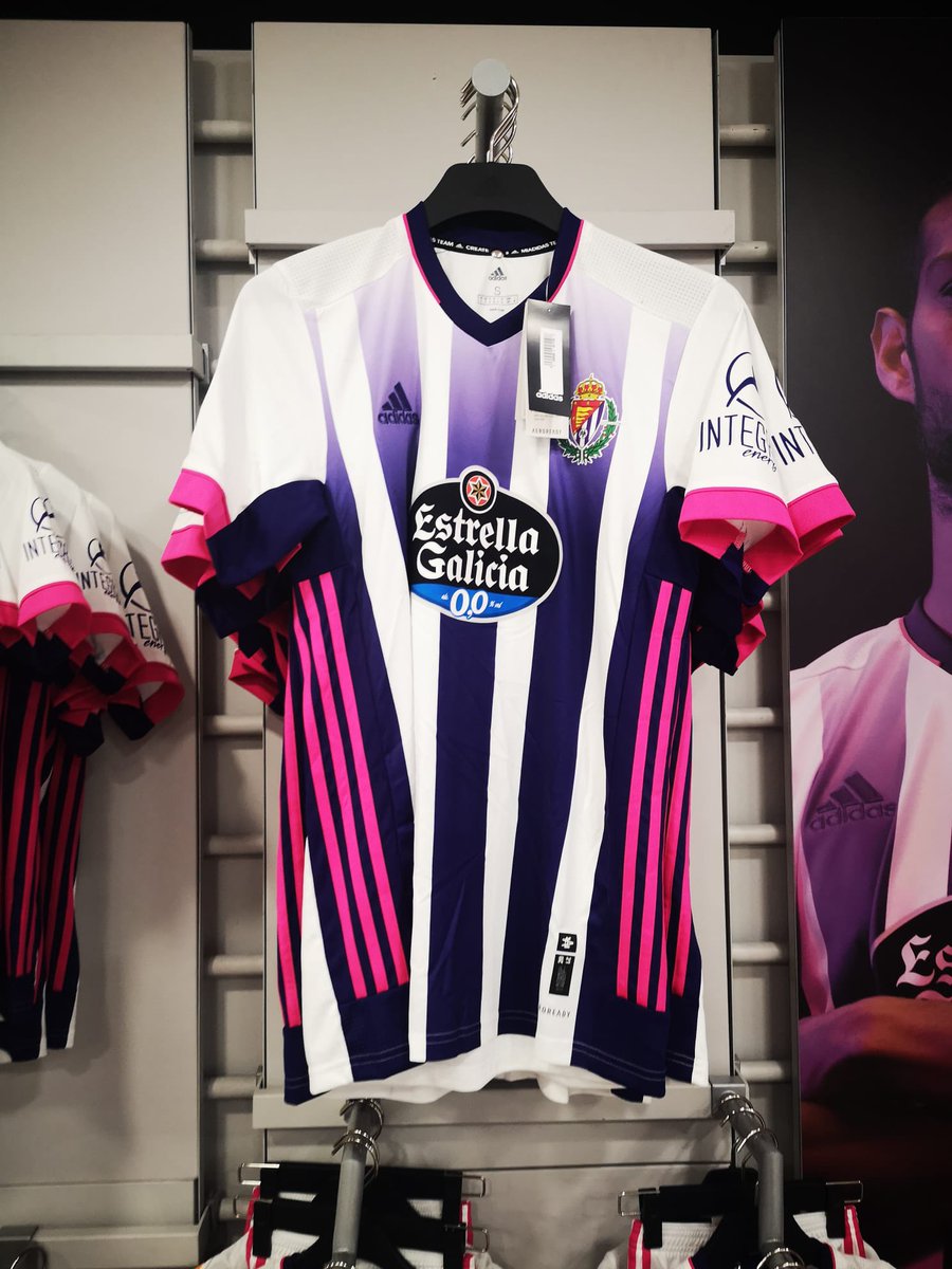 Pucela_Fichajes's tweet image. SORTEO CAMISETA OFICIAL del @realvalladolid

⁃Tienes que seguir a @Pucela_Fichajes
⁃Dar RT a este tuit
⁃Comentar este tuit citando a dos amigos

Fecha límite para participar: 24.12.20, informaremos del día del sorteo. Las bases están publicadas en la web. 💜🤍💜🤍