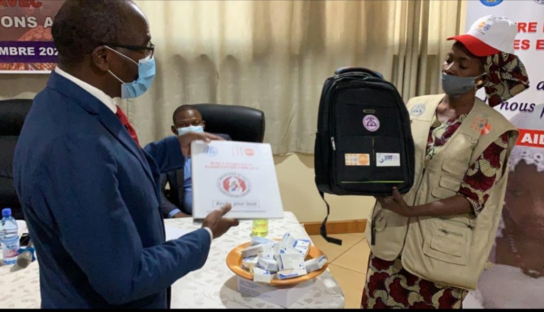 unfpa_mali's tweet photo. Avec l'appui de @Unfpamali, @amppf_ml a organisé 1 atelier de plaidoyer sur le #mariagedenfants et la #PF avec plus de 50 #leadersreligieux, coutumiers de Bamako. S'y ajoute la remise de kits aux #coiffeuses formées en PF @eugene_kongnyuy
@UNFPA_WCARO @MbarangaUN
@POuagaPF https://t.co/wKiJGLMRpl