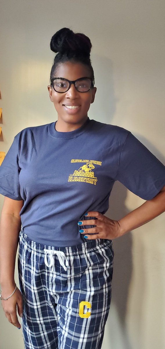 Thank you <a href="/CAE_Principal/">Anyee' Payne</a>  for our holiday pajamas. I appreciate you! @APSClevelandAve Happening Now our Holiday Party....🎄 🎅