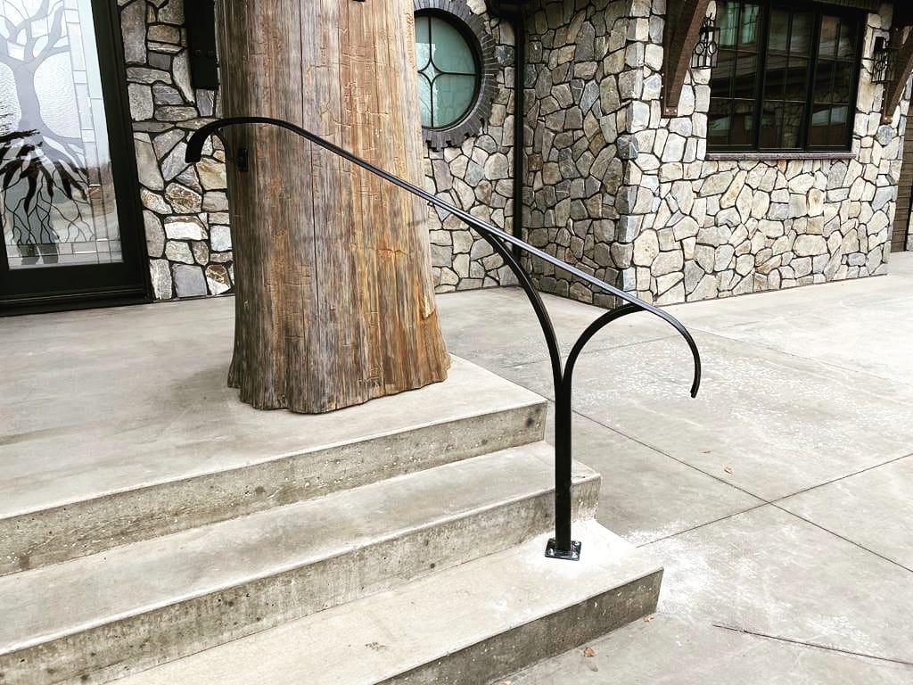 IronmenIndustr1's tweet image. Love this new #customrailing we just installed! 😎

#ironmenindustries #custommade #metalfabrication #builtbyironmen #welding #fabrication #madetoorder #stairs #fabshop #winkler #railing