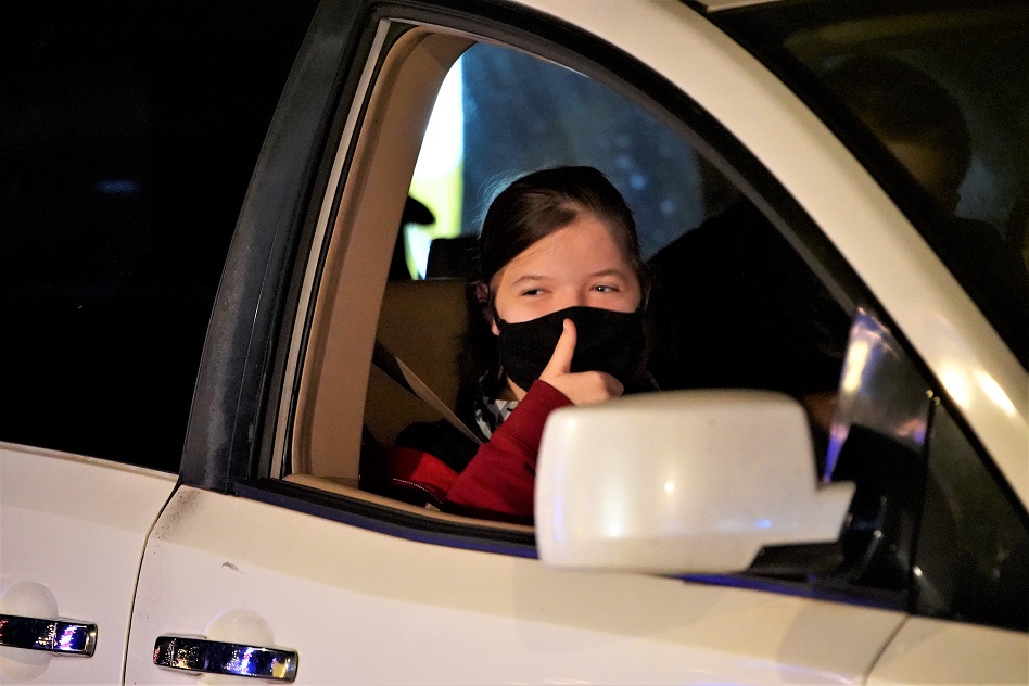 ManateeSheriff's tweet photo. The 35th Annual Flight to the North Pole event looked different this year, but volunteers were able to provide holiday joy to 110 children with illness & disabilities at a safe drive-thru event Friday @FeldEnt! Details: https://t.co/XSjiFC0UbK #MCSOCares https://t.co/nDiOuAUC2g