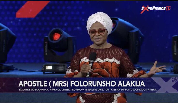 Money showed up and not one single bone straight in sight. Just saying 😂 #donmoen #TheExperienceOnYouTube #topealabi