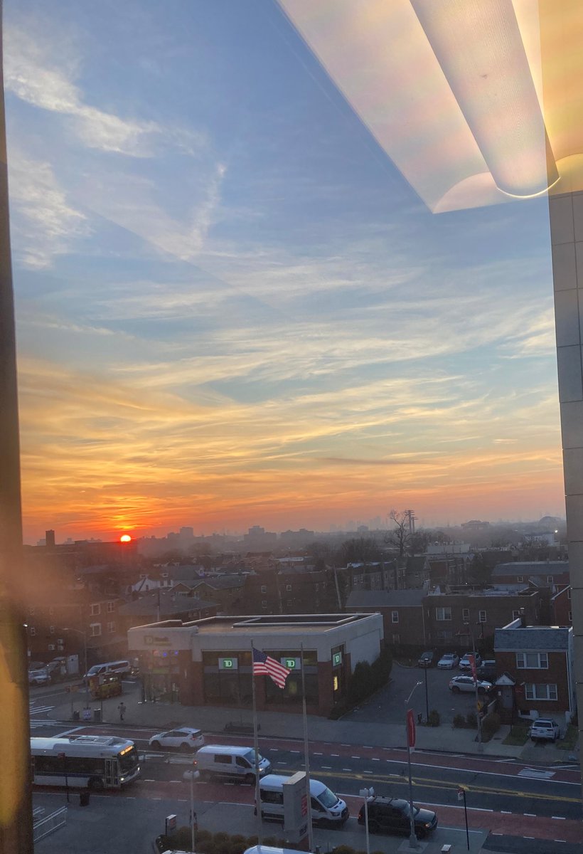 Beautiful day ending with 😍🌅 #officeview #nyc #sunset