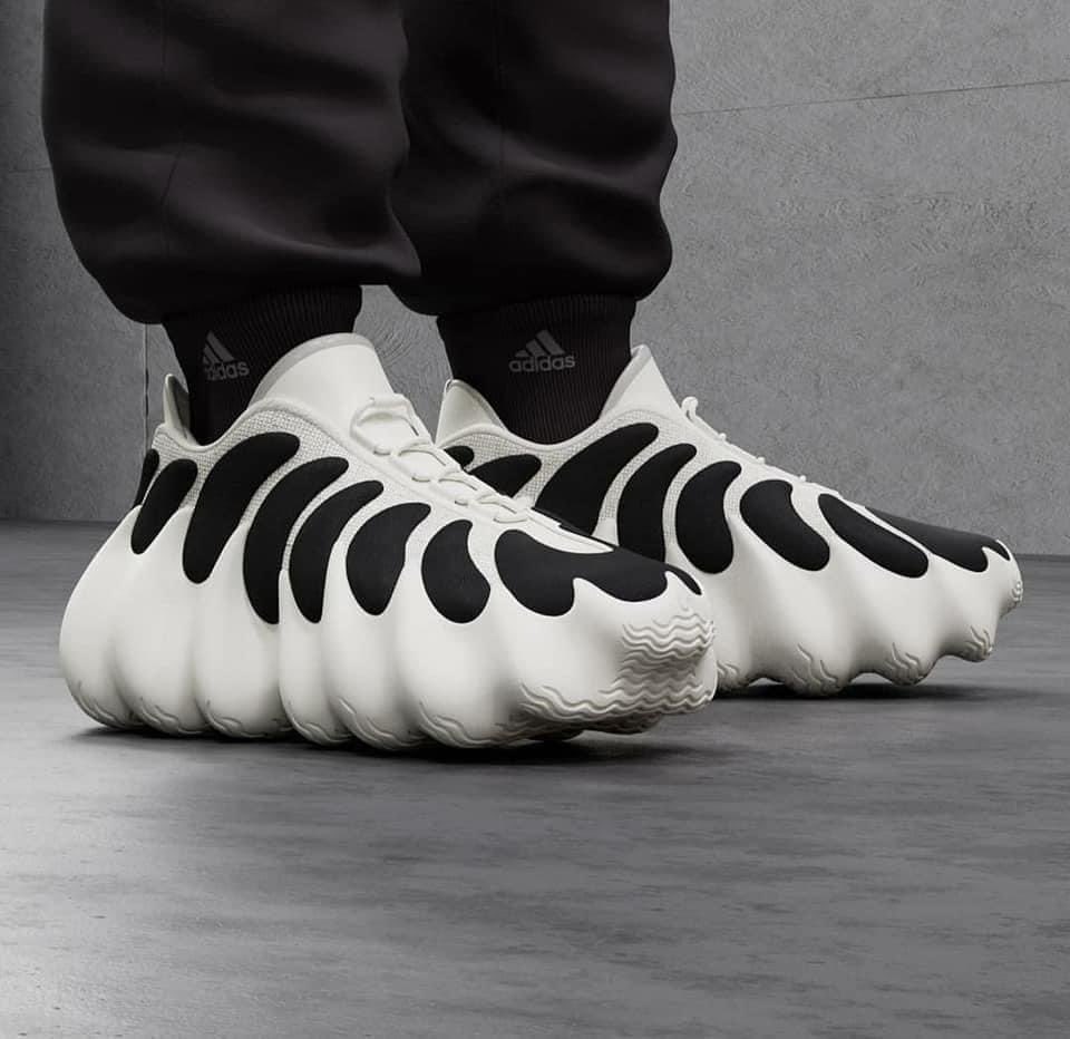 XXL's tweet image. New Yeezy designs 

📷: @Sheer__Opulence