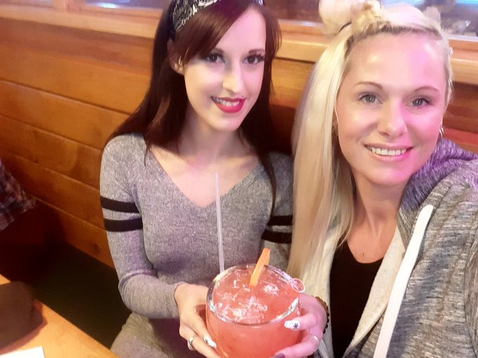 Texas road house and day drinking on tour😂 @MollyJane1011 this should be a fun fucking Friday 🙌 https://t<a class="tags" target="_blank" title="On Twitter" href="/?out=eyJ0eXAiOiJKV1QiLCJhbGciOiJIUzUxMiJ9.eyJpYXQiOjE3MzIwODAzODQsImlzcyI6InR3cG9ybnN0YXJzLmNvbSIsIm5iZiI6MTczMjA4MDM4NCwiZXhwIjoxNzYzNjE2Mzg0LCJyZWRpcmVjdF91cmwiOiJodHRwczovL3R3aXR0ZXIuY29tL01vbGx5SmFuZTEwMTEifQ.-ymvDu_3IZtjFtDqCi75O4eSMVwl2tM1bM-Y-4uz6dMxTP1m4UbBiIyqkZQHctE8OIauk-NbIJwlQEODiTC23Q">@MollyJane1011</a>