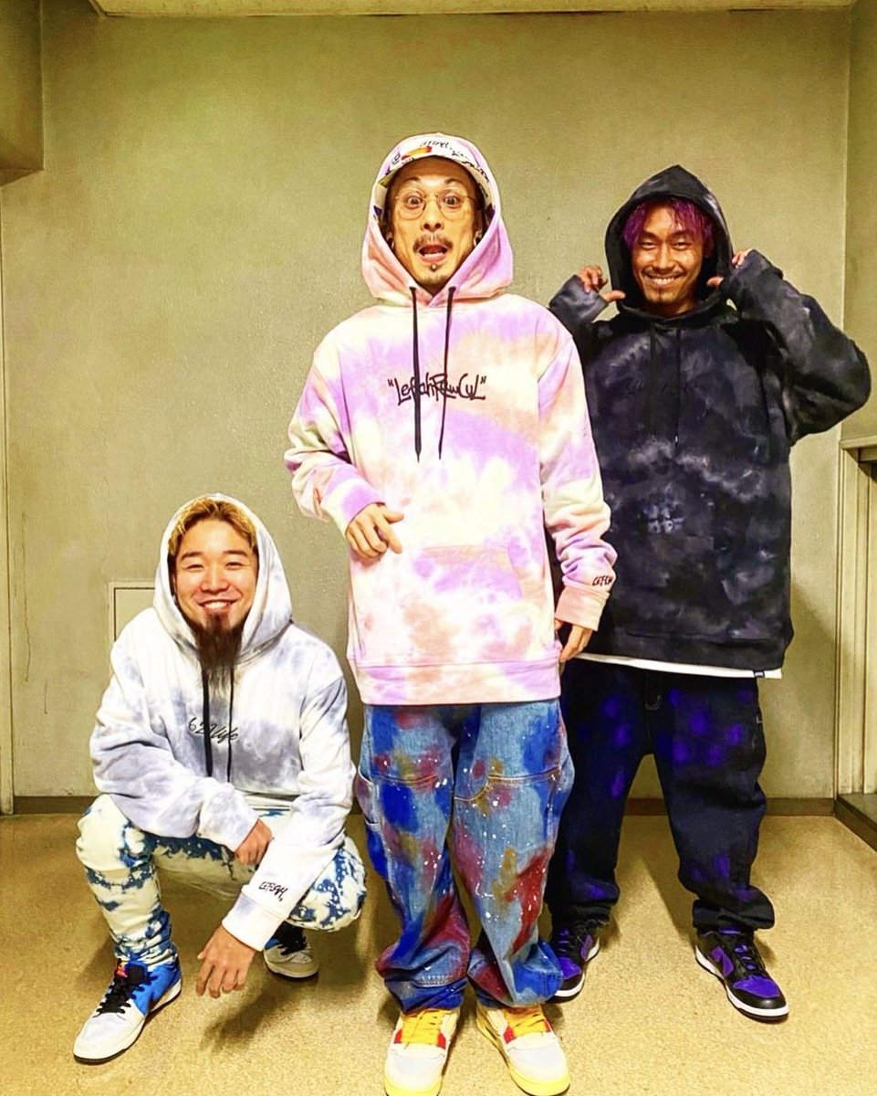 Yumiゆみwanima 西田光真くんが色だけで選んだギター 私も好きなギター みんな大好きなギター ヤバイよ ヤバイよ Wanima Boildown まで あと 5日になっちゃった 銅像fujiくん 大爆笑 このタイダイパーカー