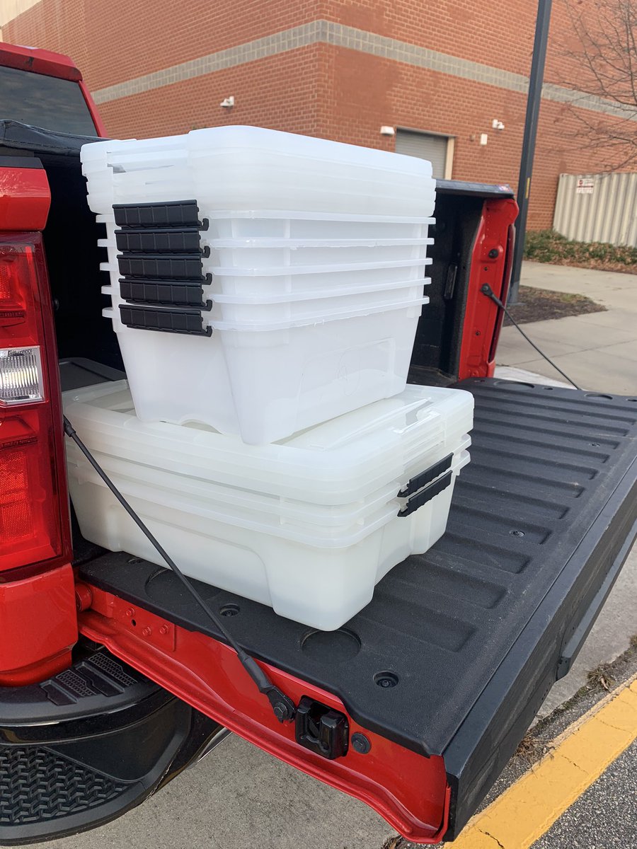 Thank you to everyone who showed up today with donations for the BloomHere women’s shelter! Honored to be a part of such an awesome community! #catsgiveback