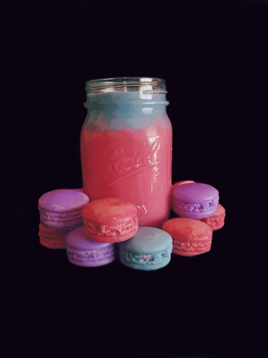 CosmosCandle's tweet photo. Reminder that my largest sized candle is still available for holiday orders. This is the listing for the layered candles, as you can choose to have it double or triple layered, with any colors and scents of your choice. 

https://t.co/KYdJlTReeZ https://t.co/nEIfEDPvDY