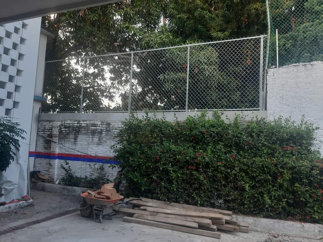 CipesAcapulco's tweet photo. Seguimos Avanzando
Gracias al apoyo del Dr. @JavSaldana Rector de la UAgro.
El Cipes Acapulco tendrá una remodelación de instalaciones, imagen institucional y barda perimetral.
#JSA
#4InformeJSA
#CipesAca https://t.co/gppXtDAkB0