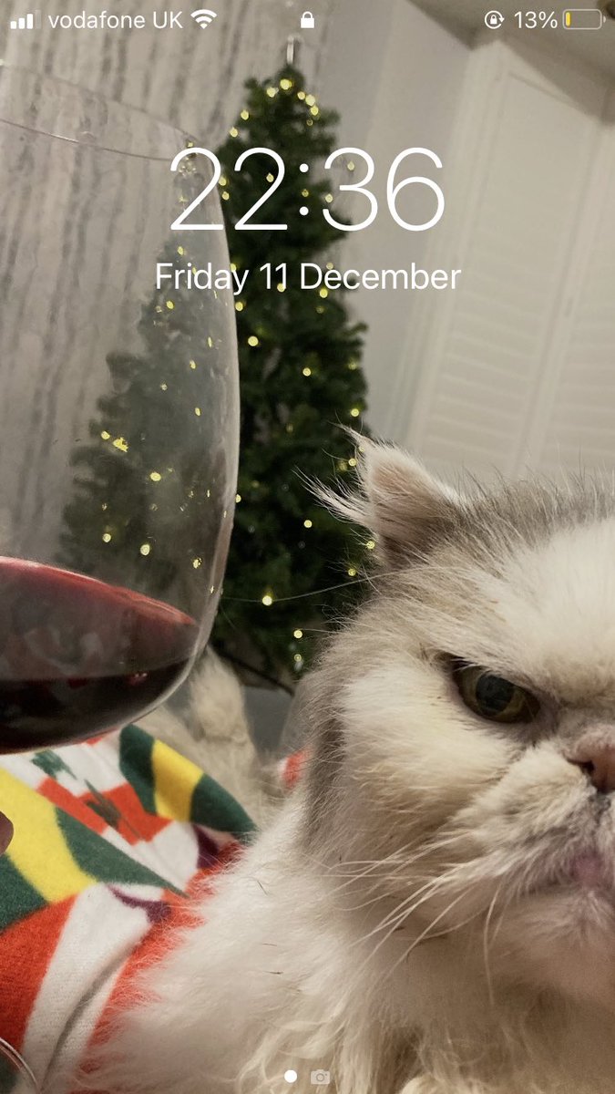 AmeliaBowes's tweet photo. My lock screen https://t.co/cFXqurUoZF