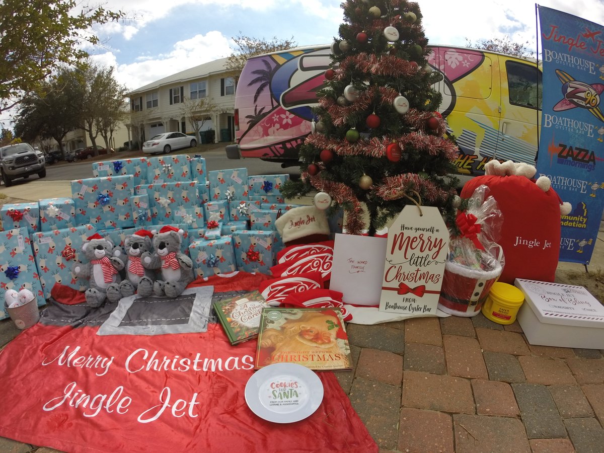z96fwb's tweet photo. Today we delivered "Magic and Joy" to the Ward Family in Destin... shining a little light on an otherwise dark season for this sweet family. Thanks for supporting Jingle Jet 2020 and Merry Christmas! 🎄

@ZazzaMornings 
@ZazzaCommunity 
#BoathouseOysterBar https://t.co/tALNHVQv3x