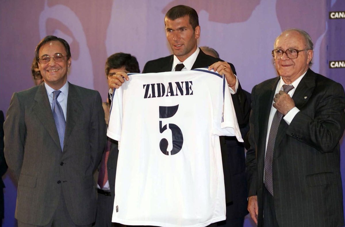 Néanmoins, Guti rencontre un autre problème,l'arrivée des Galactiques de Perez et de sa vision de recruter des stars : Figo, Zidane...