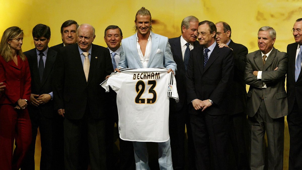 Néanmoins, Guti rencontre un autre problème,l'arrivée des Galactiques de Perez et de sa vision de recruter des stars : Figo, Zidane...