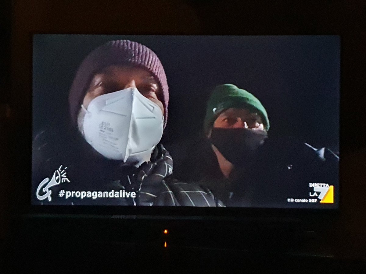 matteoragnacci's tweet photo. Grazie a @zoro che ogni volta ci fa ascoltare le parole che nessuno sente, quelle degli ultimi. #propagandalive #terremotoabbruzzo https://t.co/J5pgV8mRyV