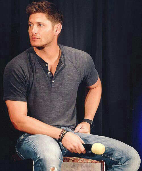due to popular demand (by me) i present Jensen Ackles' shoulders: a thread