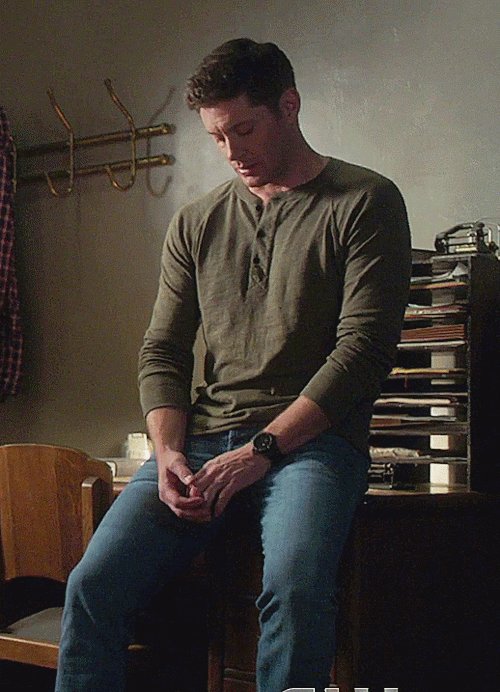 due to popular demand (by me) i present Jensen Ackles' shoulders: a thread