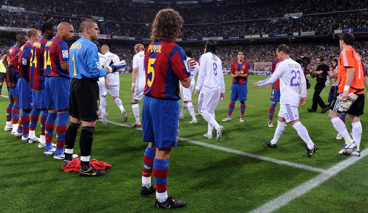 Le 7 mai 2008, Le Barca, en grande difficulté cette saison-là, ont d'ailleurs fait le pasillo (haie d'honneur des joueurs blaugrana pour saluer le nouveau champion madrilène) Le Real s’est imposé 4-1 au Bernabeu.