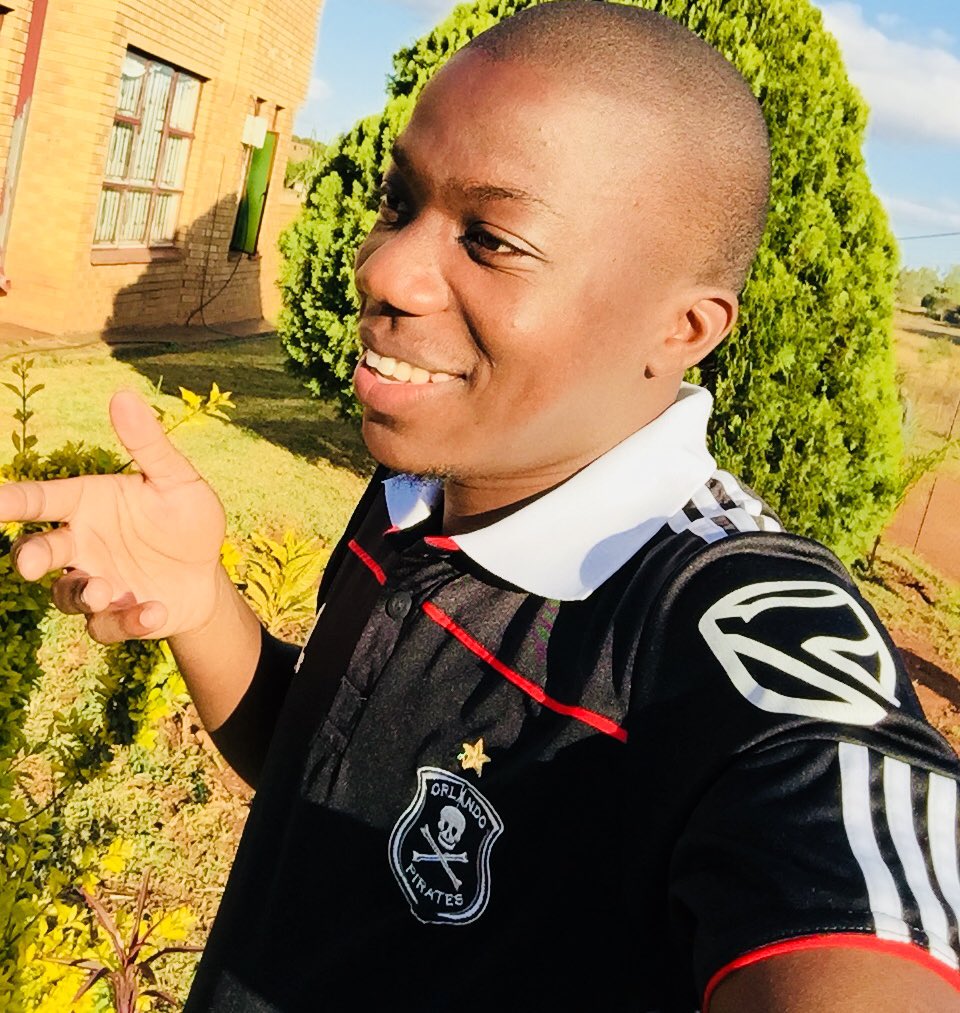 Twinlisani's tweet photo. I have nothing to give Orlando Pirates except only unconditional Love, in return give us MTN Trophy. That is my only humble request to you gents . 🙏🙏❤️.
#OnceAlways
#MTN8Final https://t.co/g2htRBE4LK