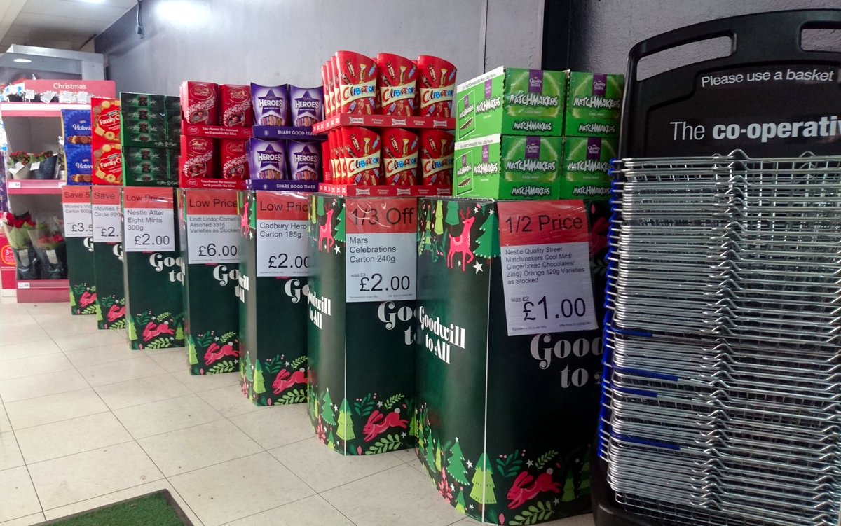 🎄#christmasbest at long street <a href="/mycoopfood/">Central Co-op Food</a>🎄 Whether you walk past our front window or pop in via either entrance you get hit by the festivities! 🤶 Ho ho ho! 🎅 <a href="/lizannquinn/">liz quinn</a> <a href="/AdrianD93465562/">Adrian Dunn</a> <a href="/ClaireKoziol/">Claire Koziol</a> <a href="/adamleewaudby/">Adam Waudby</a> @PaulalanDennis