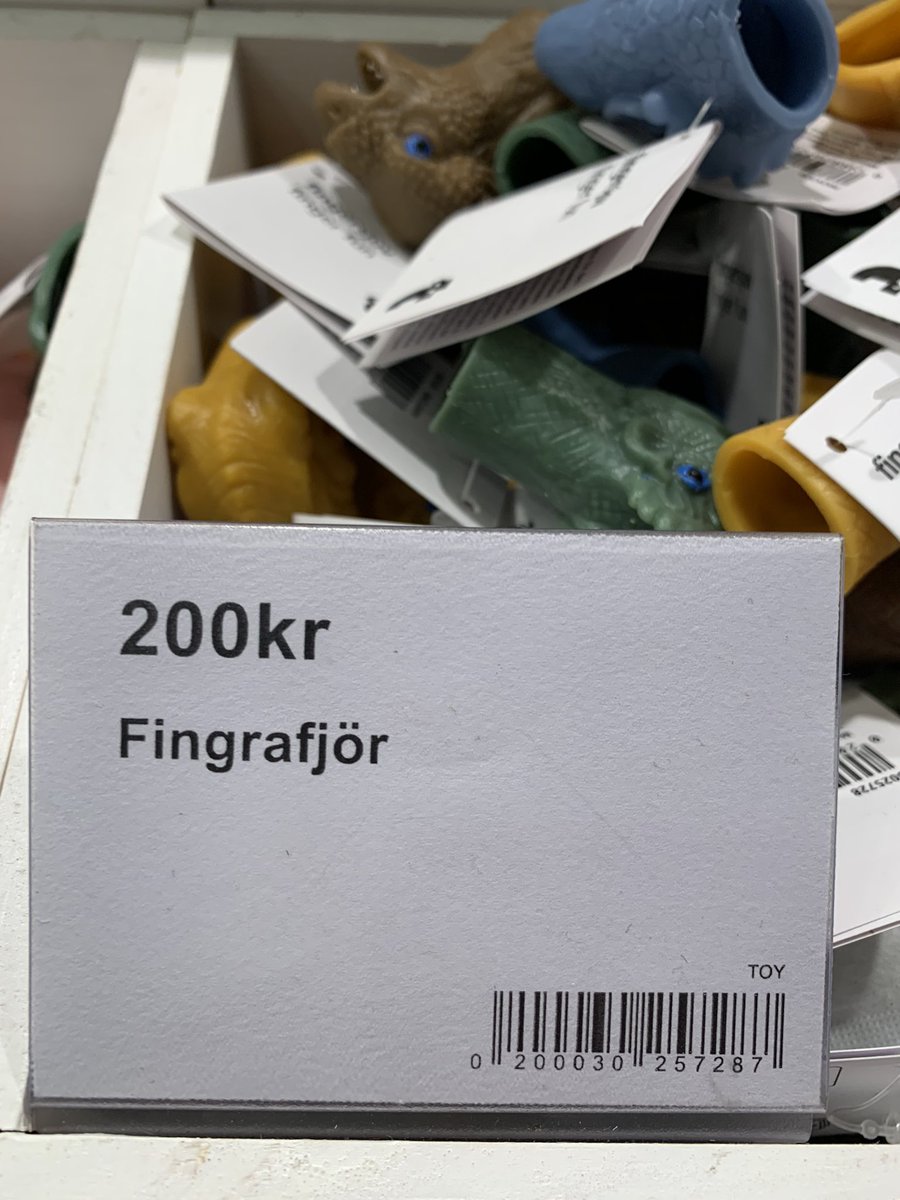 Leikskólakennarinn: Hvað fékkst þú skemmtilegt frá jólasveininum í nótt?

Barnið: