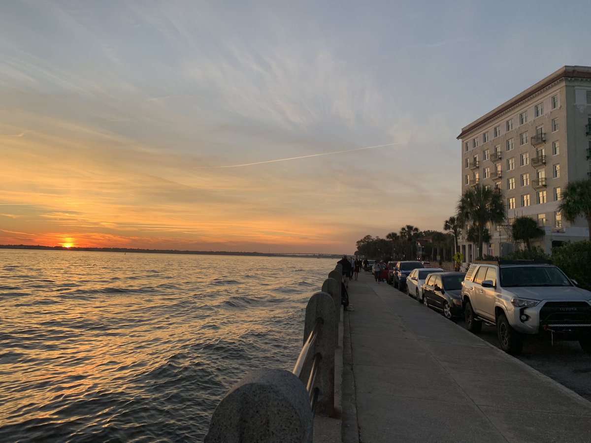 LCHeathcote's tweet image. Listening to @katebirnie @DrMcMurtry @NoNeedlessPain while going for a sunset run might be my new favourite way to spend a Friday evening.
#USASP2020 @US_ASP #pediatricpain 
🌅🎧👩🏼‍🔬✅