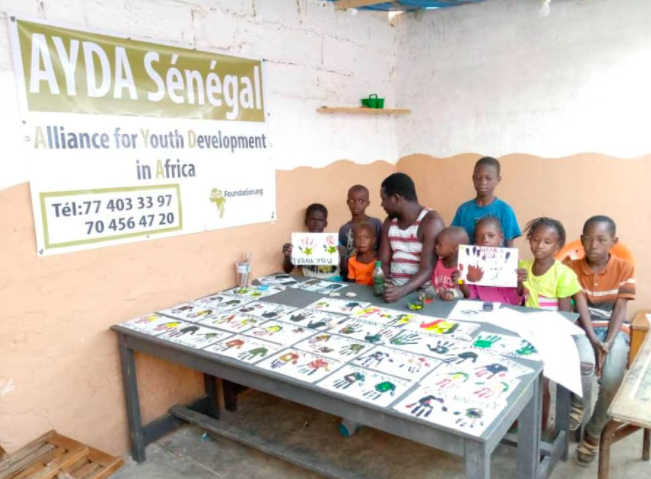 AydaFoundation's tweet photo. How does AYDA harness the power of local community in Senegal? You can read more about what we do and why/how we do it by visiting us at https://t.co/6NeKMB1NcR. #EducationIsKey #Senegal #AYDA #LearningNeverStops #SupportUs #Volunteer https://t.co/JxmOVoIZp1