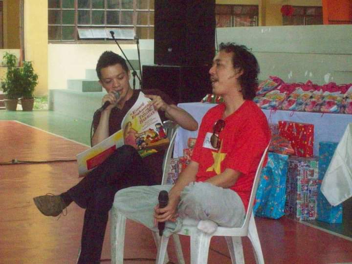 iamcindydeleon's tweet photo. Kwentong B with Sir Chai!๐๐ฅฐ @Bamboomusiclive
#December2012 https://t.co/jygMEdL7Bz