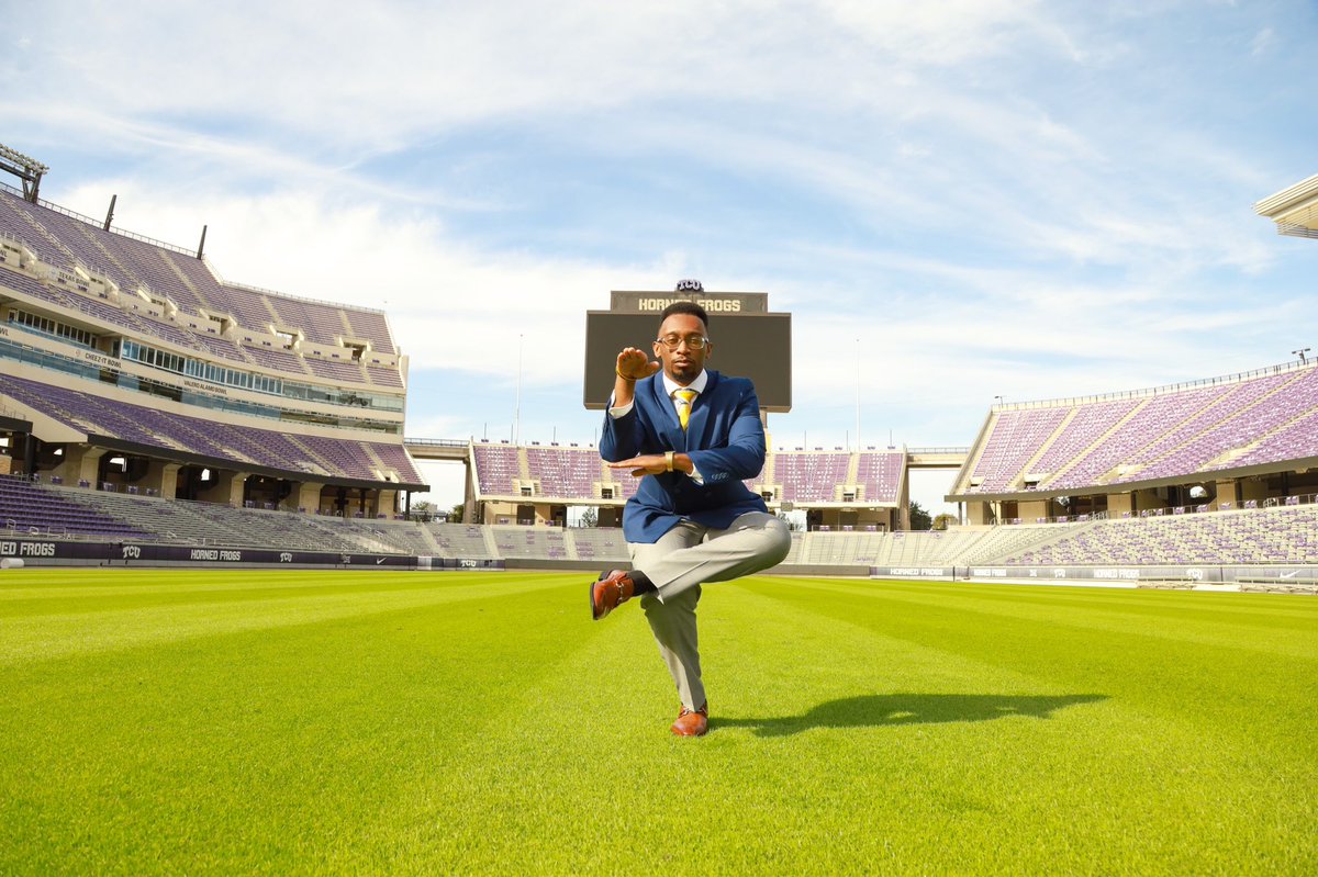 officialbdubs's tweet photo. “Look both ways before you cross my mind”. 

TEXAS CHRISTIAN UNIVERSITY ALUMNUS 🐸💜 🎓

B.A. Political Science ⚖️
•Minor in Urban Studies•

Study Abroad X2 🇵🇦🇿🇦 

Alpha Phi Alpha Fraternity Inc. 🦍

🔺Penn Law Certificate🔹

Masters Loading...

📸 : @Chapterxiv_ https://t.co/ncgoo2rT7k