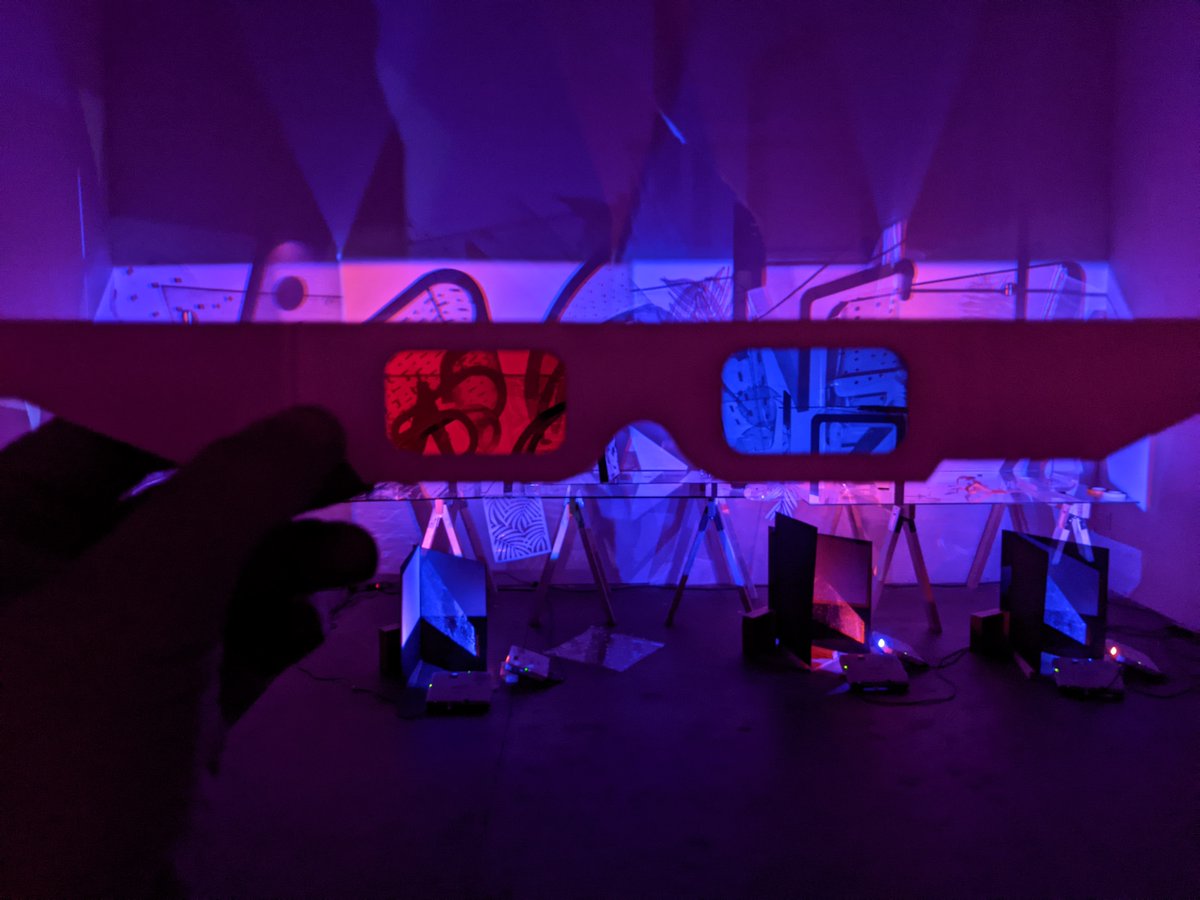 HolocenterNYC's tweet photo. EDGE OF LIGHT online in 3D- https://t.co/CitdWsJSzs #anaglyth #3Donline #curatortalk https://t.co/4U0a4kSbnP