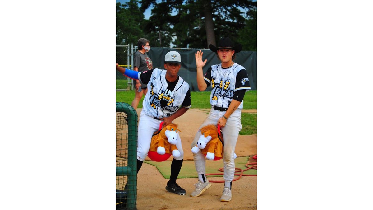 How we feel knowing it's Friday and we are back! #twinsnation #funfriday 🎉