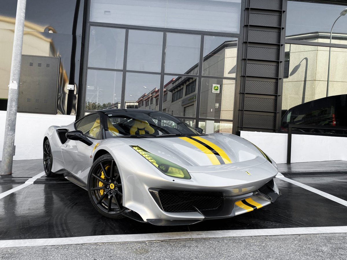 Ferrari 488 Pista