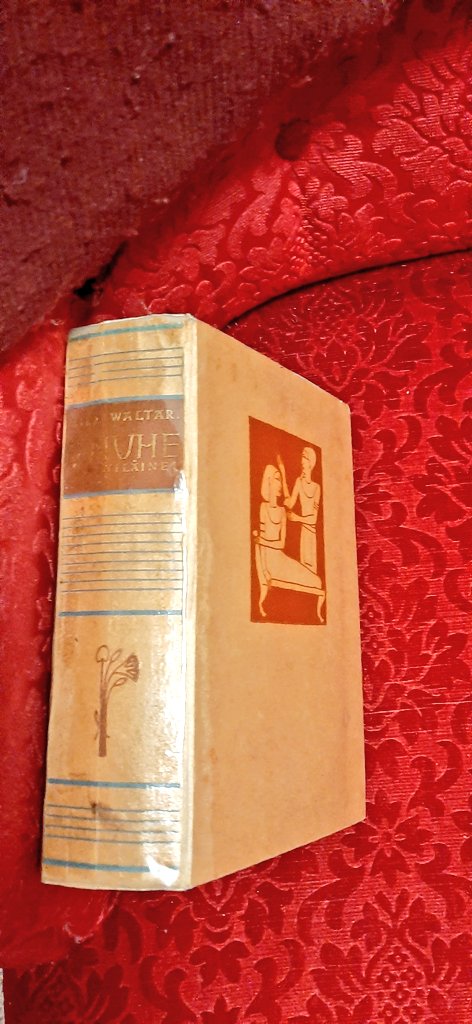 MaipuMaire's tweet photo. SINUHE egyptiläinen 11.12. #75v
Mikä Waltarin kirja #myihyvin
Tämä jo kolmas painos, vaikka v.1946*
Valot sammuksiin💤💟
@IrmeliKaija @PulmuM
@JohannaKukka @TiinaAiraksinen @SimoTaimi @taisto_hakala @AnnukkaMeronen @jaakkohelander @MariaKuutti @kallio2017 https://t.co/XaEZ9tvFQ6