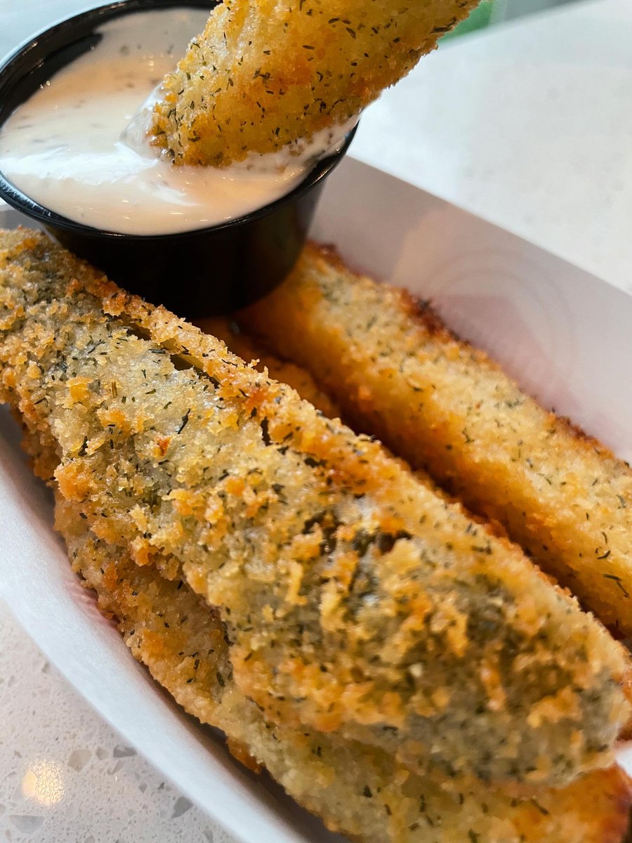 It's Friday! Everyone is chilling at home, soon to be binge watching our favourite shows. What's missing? 
Featuring our guest's new favourite, the Deep Fried Pickles. 😉Tangy dill pickle spears breaded and fried to golden perfection. Served with creamy ranch dip.Yum!  #yummy