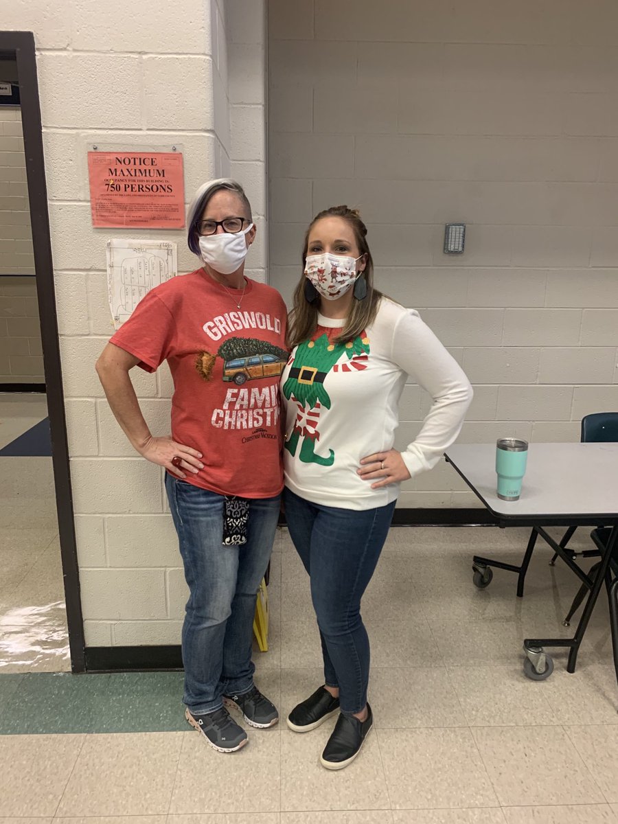 JDanielSPED's tweet photo. On the 4th day of Christmas... ⁦@amyblakeneyAES⁩ ⁦@Rteest4u⁩ ⁦@Team_AcworthES⁩ https://t.co/YexaknZxMi