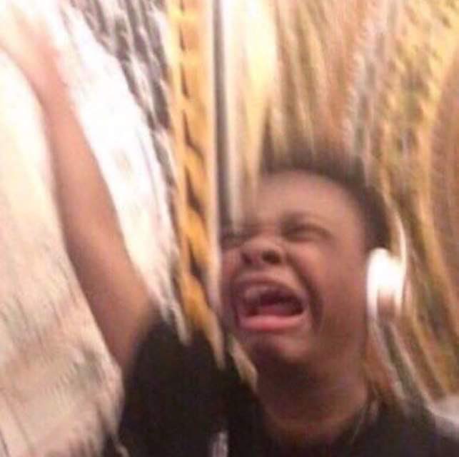 *komt toe op eerste fuif na corona*
*random lied speelt af*
Ik: