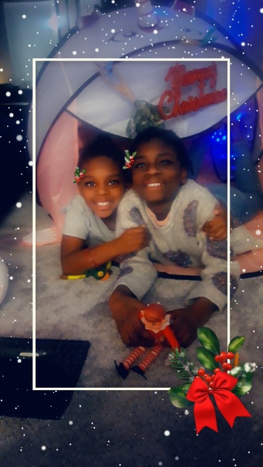 goldengirl85's tweet photo. @GirlguidingGMW 

#GMWFrostySleepover #GirlguidingGMW #GirlguidingUK

Girls enjoying their festive den, hot chocolate with marshmallows and s'mores 😋 https://t.co/uv5qrOf0p2