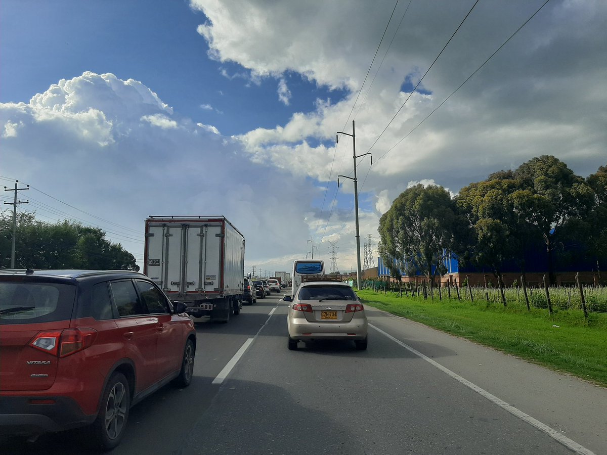 Trafico pesado vía Siberia-La Vega