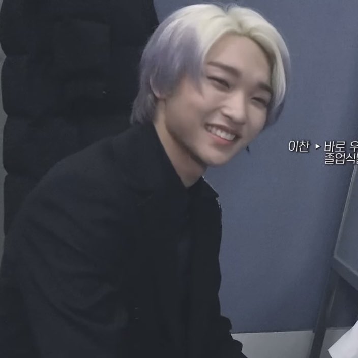 take  these  photos  while  i  finish  packing  <3