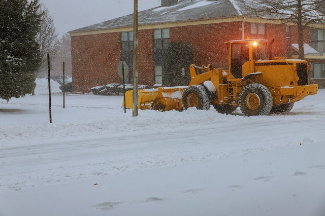 EvergreenGenes's tweet photo. There are many benefits to commercial snow plowing, including your business, not being a liability. Here are those benefits and an explanation of why having a lot of snow on your property isn't the best idea. https://t.co/Dfu7SfNa2T https://t.co/qkCCoCer8P