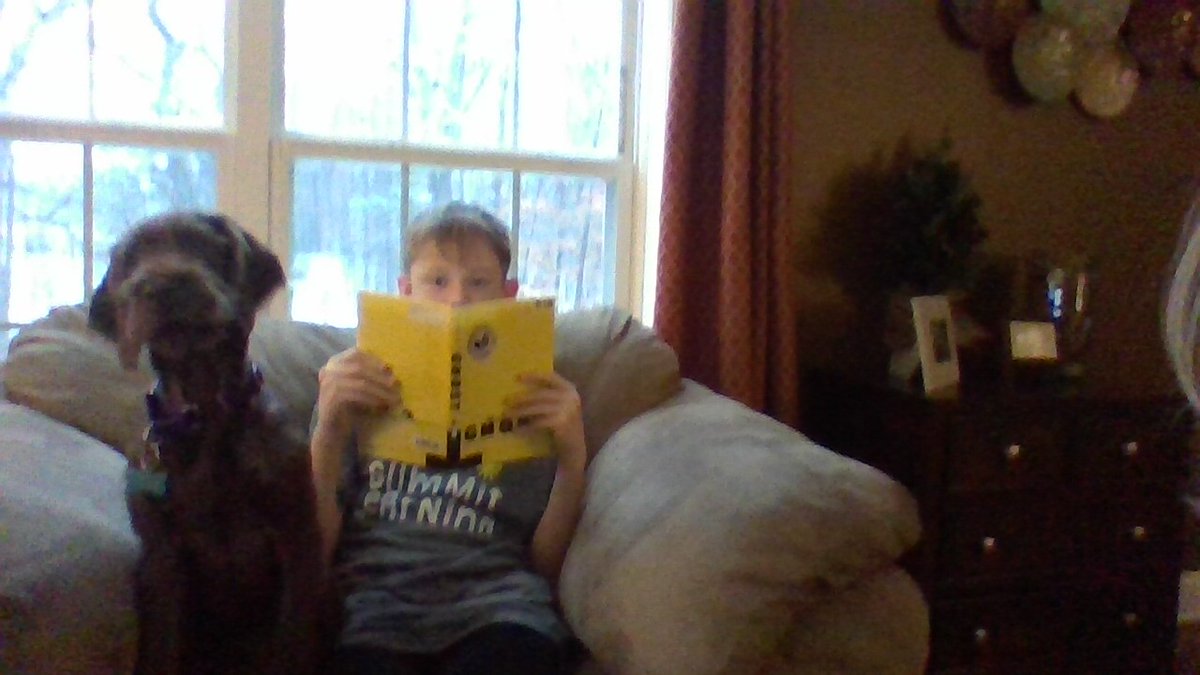 ooonce's tweet photo. We kicked off at our reading project with Ghost by @JasonReynolds83 
Even virtually, the kids couldn't put it down! @SummitSpark @TammyReich @TimmisChris https://t.co/NDKaWF53kj
