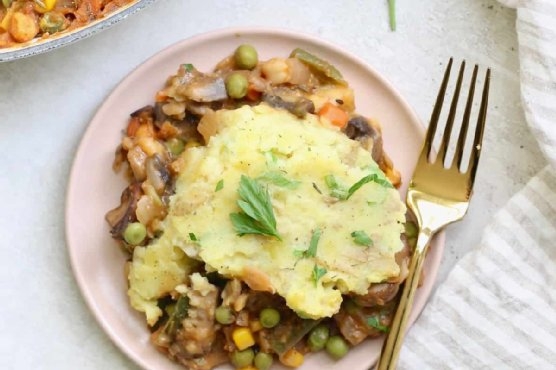 Recipe of the day: Cozy Vegan Shepherd’s Pie hummusapien.com/vegan-shepherd… #recipe #dairyfree