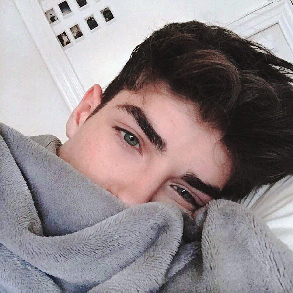 𝗜𝗡𝗦𝗧𝗔𝗚𝗥𝗔𝗠 𝗣𝗢𝗦𝗧📸
⎯⎯⎯⎯⎯ ﹝@/princenz0 ﹞
⎯⎯⎯「 𝘩𝑎𝑐𝑒 𝟤 𝑚𝑖𝑛 」

‐ ❝ Lᴀs ᴀʟᴍᴀs ᴍᴀ́s ᴏsᴄᴜʀᴀs sᴏɴ ʟᴀs ᴍᴀ́s sᴀʙɪᴀs.  ❞