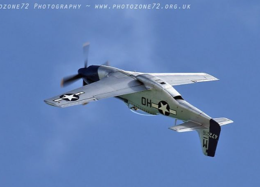 MissHelenP51's tweet photo. Fan Friday repost from @robyn_pf on Instagram. A beautiful photo of Miss Helen flying upside-down.  #p51dmustang #mustangmonday #misshelen https://t.co/DgjKs5Cmrt
