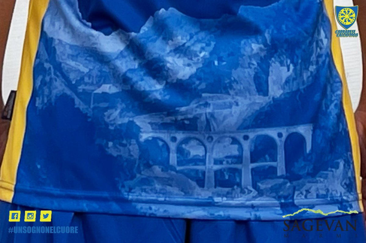 CarrareseCalcio's tweet photo. 𝙻𝙰 𝙽𝙾𝚂𝚃𝚁𝙰 𝙼𝙰𝙶𝙻𝙸𝙰 👕
𝙻𝙰 𝙽𝙾𝚂𝚃𝚁𝙰 𝚃𝙴𝚁𝚁𝙰 ⛰️
𝙸𝙻 𝙽𝙾𝚂𝚃𝚁𝙾 𝚂𝙾𝙶𝙽𝙾 💪🏻

#SempreForzaCarrarese 💛💙 https://t.co/vTyHmAR48c